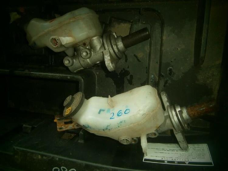 Главный тормозной цилиндр Тойота Премио в Урус-Мартане 73101